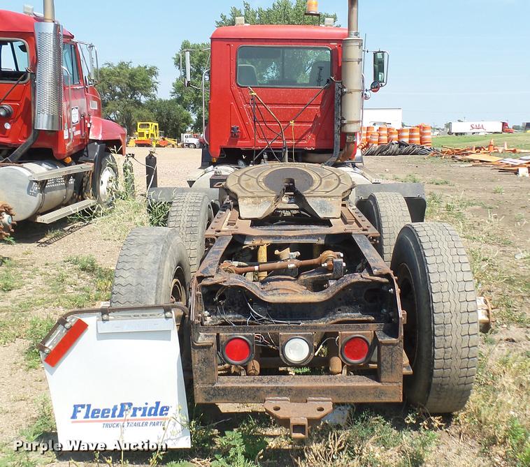 image for item DB3285 1995 Mack CH613 semi truck