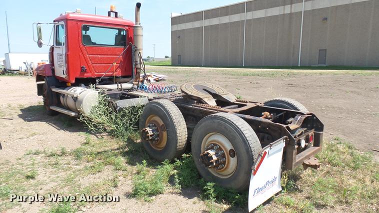 image for item DB3285 1995 Mack CH613 semi truck