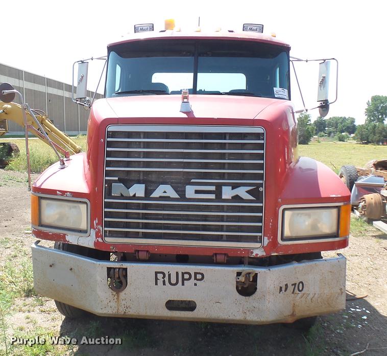 image for item DB3285 1995 Mack CH613 semi truck