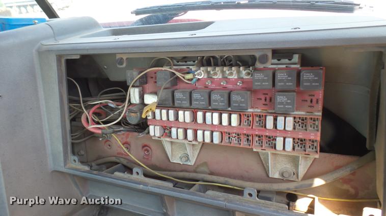 image for item DB3285 1995 Mack CH613 semi truck