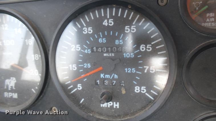 image for item DB3285 1995 Mack CH613 semi truck