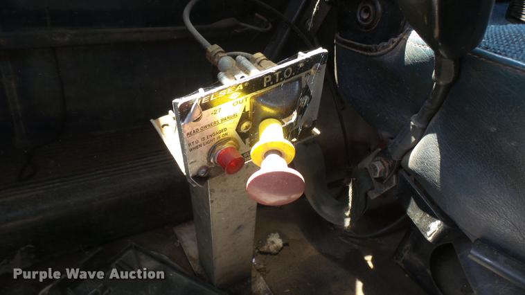 image for item DB3285 1995 Mack CH613 semi truck