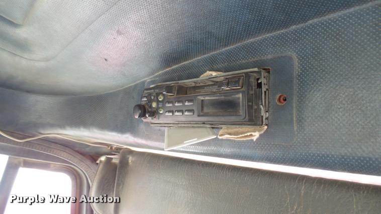 image for item DB3285 1995 Mack CH613 semi truck