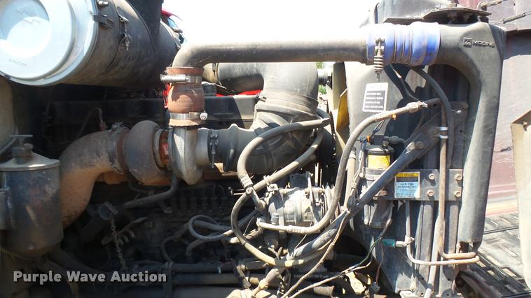 image for item DB3285 1995 Mack CH613 semi truck