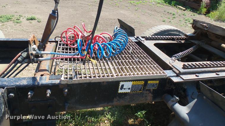 image for item DB3285 1995 Mack CH613 semi truck