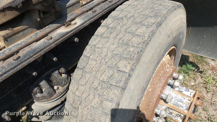 image for item DB3285 1995 Mack CH613 semi truck