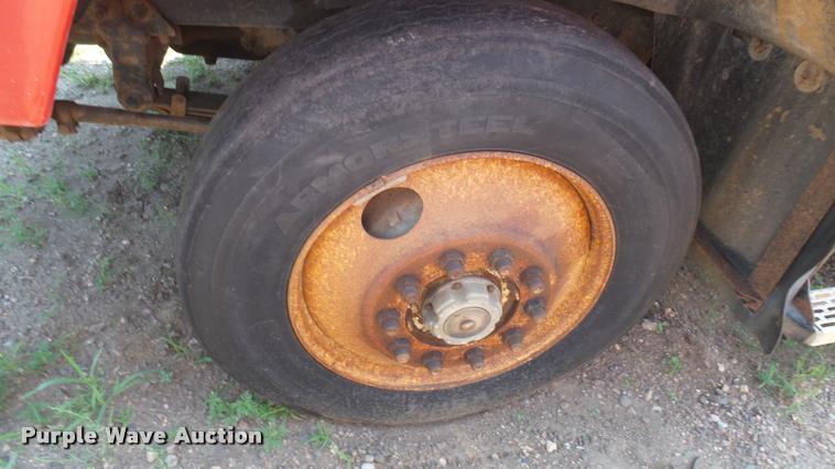 image for item DB3285 1995 Mack CH613 semi truck