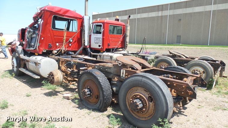 image for item DB3286 1994 Mack CH613 semi truck