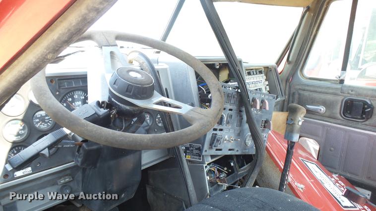 image for item DB3286 1994 Mack CH613 semi truck