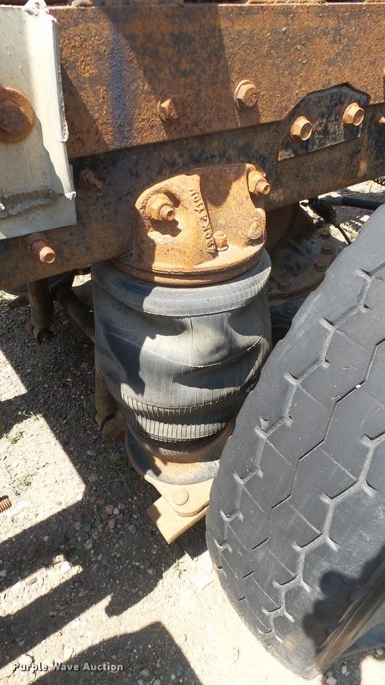 image for item DB3286 1994 Mack CH613 semi truck