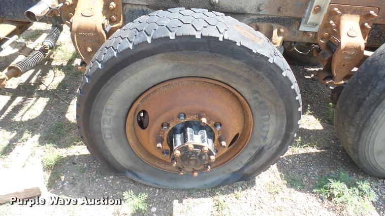 image for item DB3286 1994 Mack CH613 semi truck