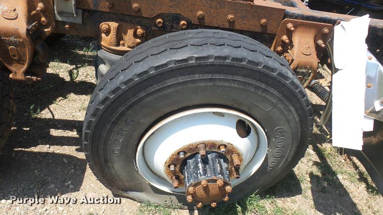 image for item DB3286 1994 Mack CH613 semi truck