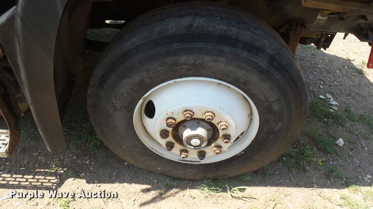 image for item DB3286 1994 Mack CH613 semi truck