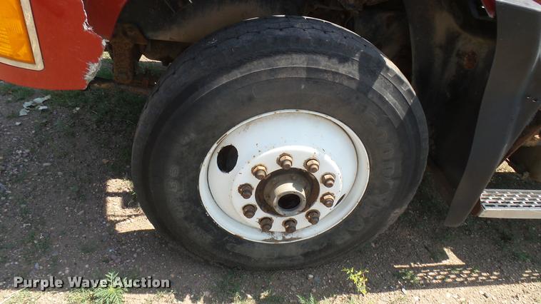 image for item DB3286 1994 Mack CH613 semi truck