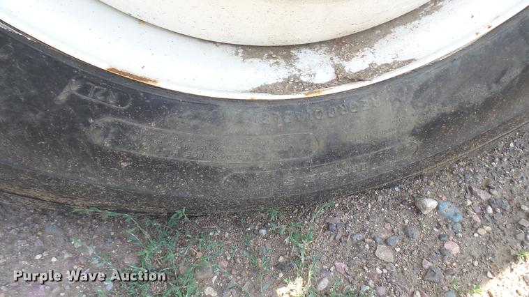 image for item DB3286 1994 Mack CH613 semi truck