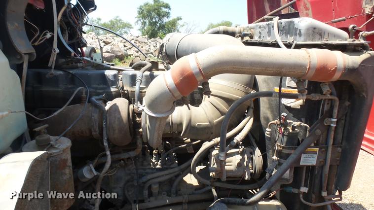 image for item DB3286 1994 Mack CH613 semi truck