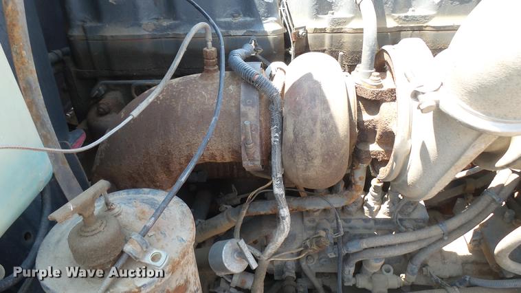 image for item DB3286 1994 Mack CH613 semi truck