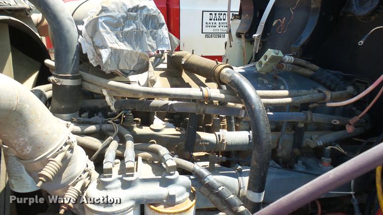 image for item DB3286 1994 Mack CH613 semi truck