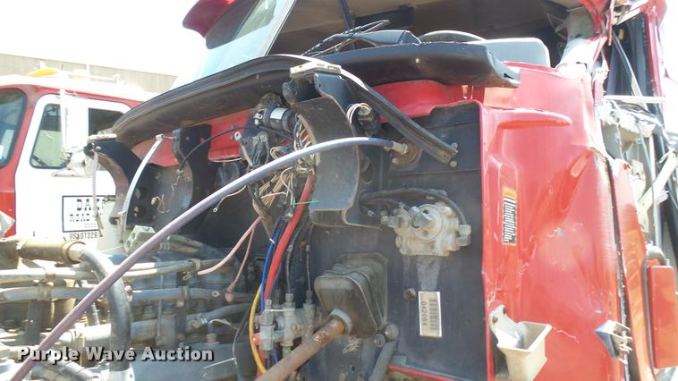 image for item DB3286 1994 Mack CH613 semi truck