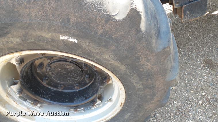 image for item DB3293 1996 International 5230A MFWD tractor