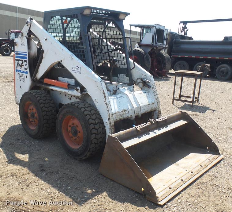 image for item DB3304 1999 Bobcat 773F skid steer