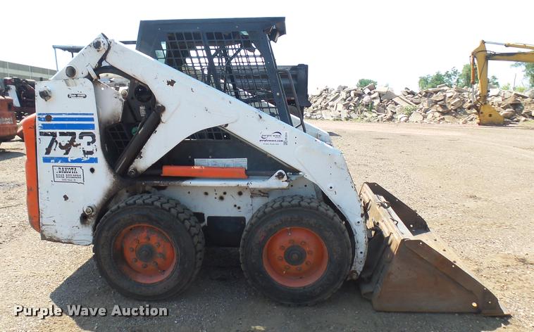 image for item DB3304 1999 Bobcat 773F skid steer