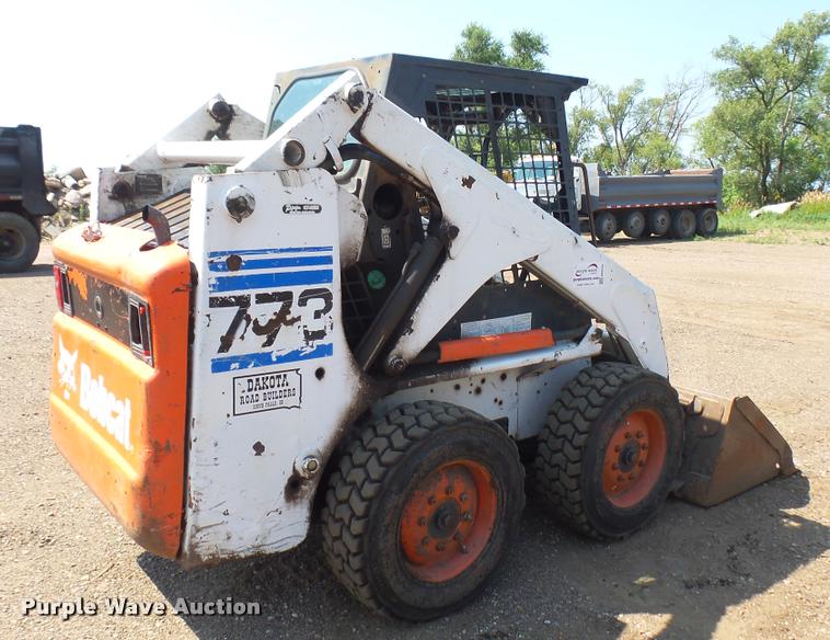 image for item DB3304 1999 Bobcat 773F skid steer