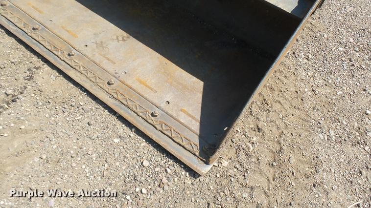 image for item DB3304 1999 Bobcat 773F skid steer