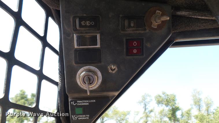 image for item DB3304 1999 Bobcat 773F skid steer