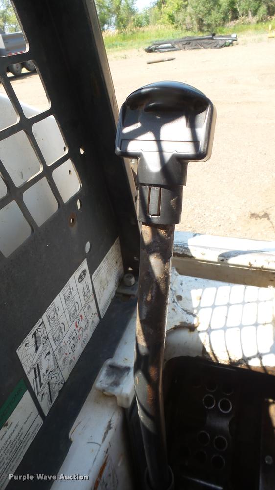 image for item DB3304 1999 Bobcat 773F skid steer