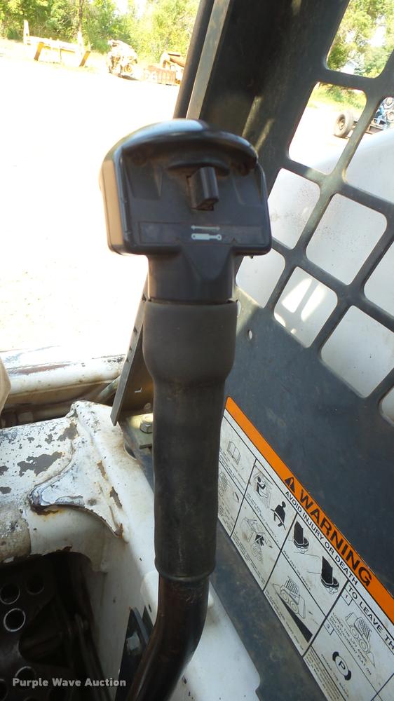 image for item DB3304 1999 Bobcat 773F skid steer