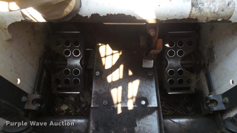 image for item DB3304 1999 Bobcat 773F skid steer