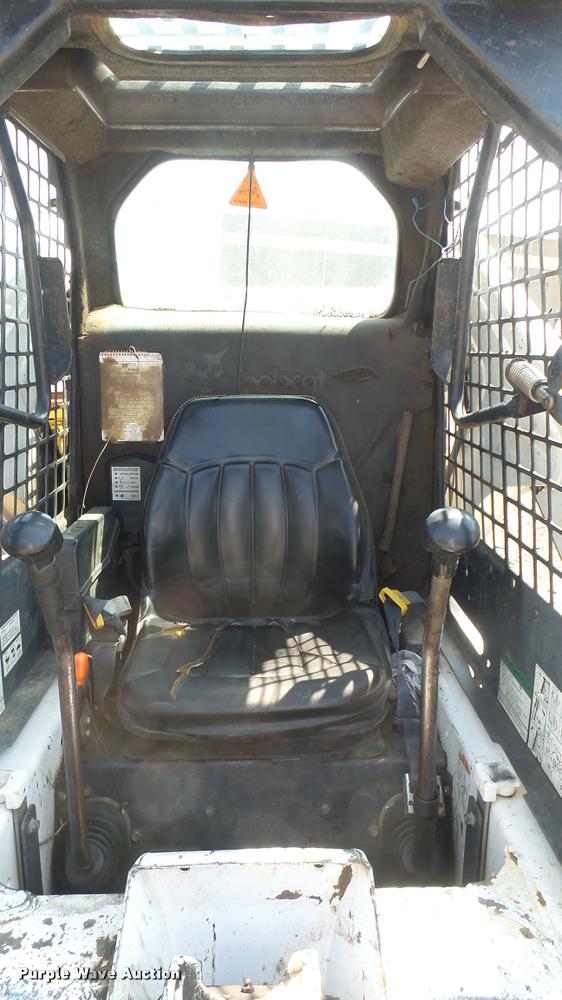 image for item DB3304 1999 Bobcat 773F skid steer