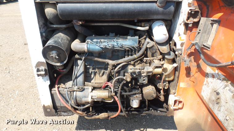 image for item DB3304 1999 Bobcat 773F skid steer