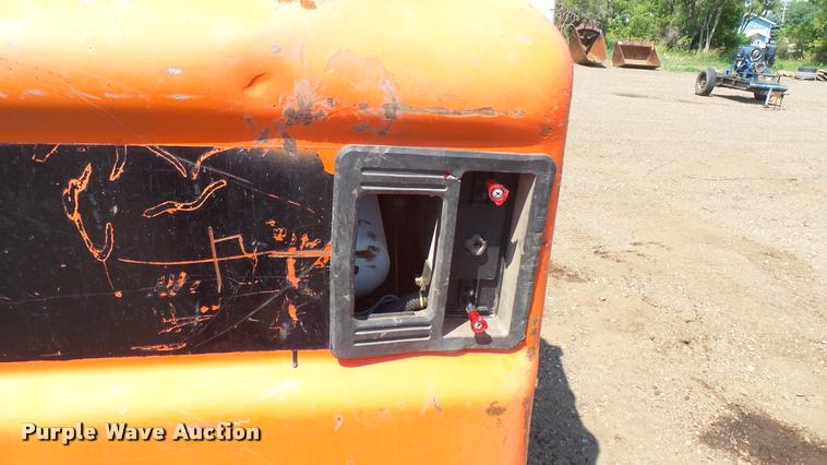 image for item DB3304 1999 Bobcat 773F skid steer