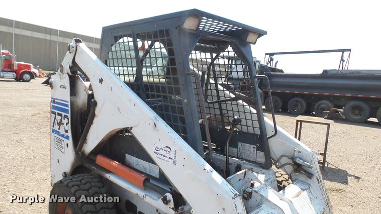 image for item DB3304 1999 Bobcat 773F skid steer