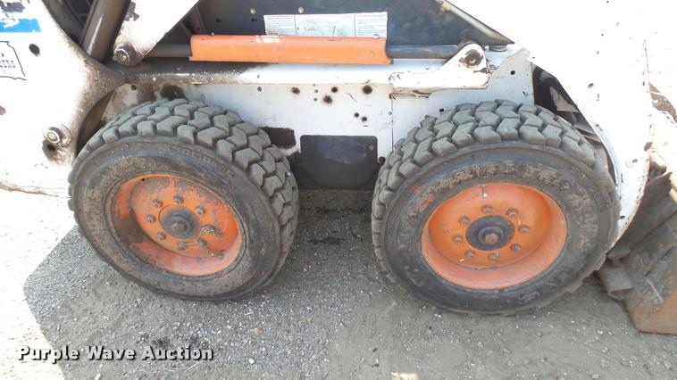 image for item DB3304 1999 Bobcat 773F skid steer