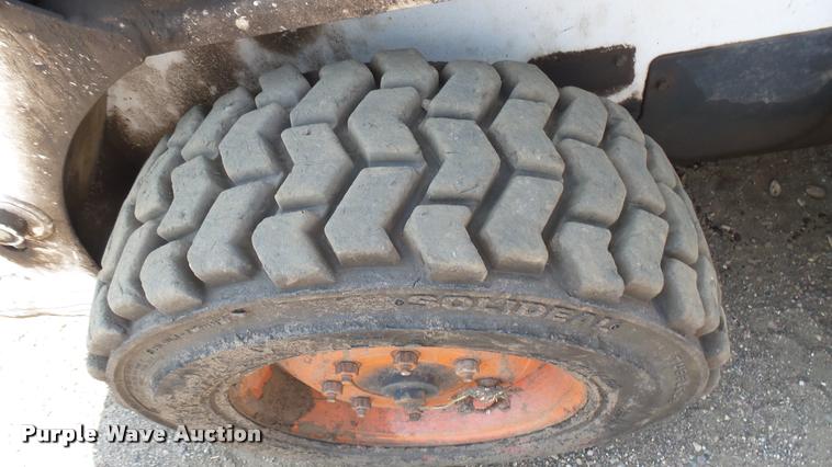 image for item DB3304 1999 Bobcat 773F skid steer