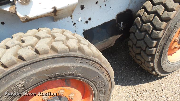 image for item DB3304 1999 Bobcat 773F skid steer