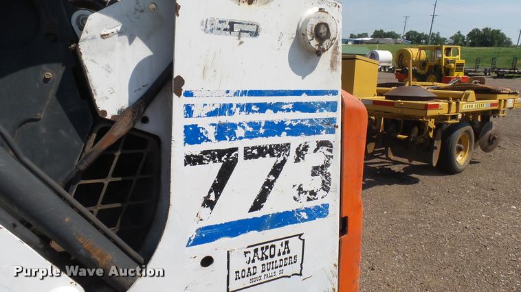 image for item DB3304 1999 Bobcat 773F skid steer