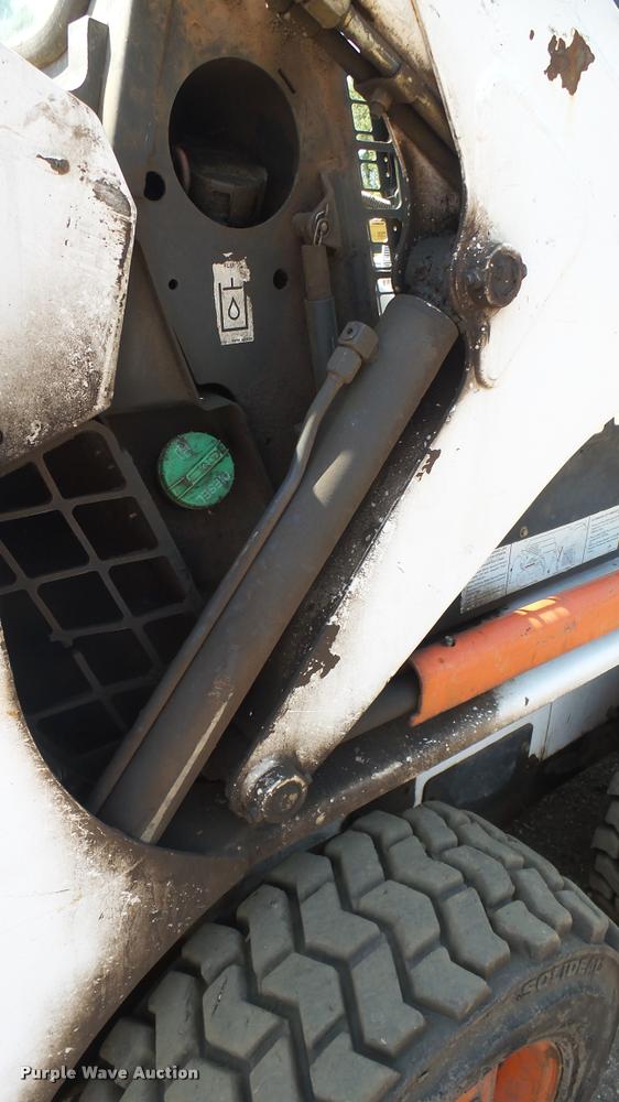 image for item DB3304 1999 Bobcat 773F skid steer