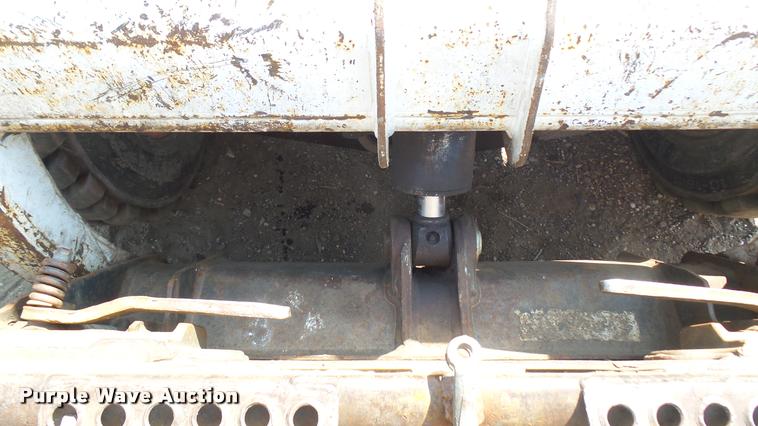 image for item DB3304 1999 Bobcat 773F skid steer