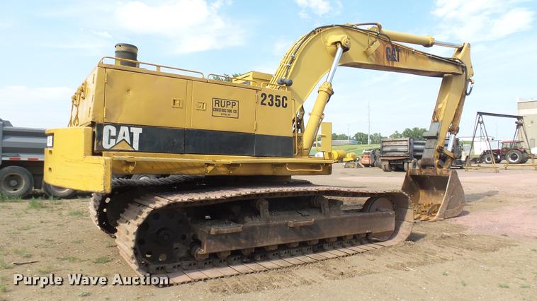 image for item DB3307 1990 Caterpillar 235C excavator