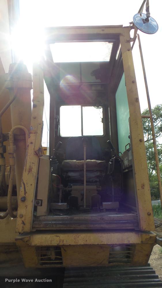 image for item DB3307 1990 Caterpillar 235C excavator