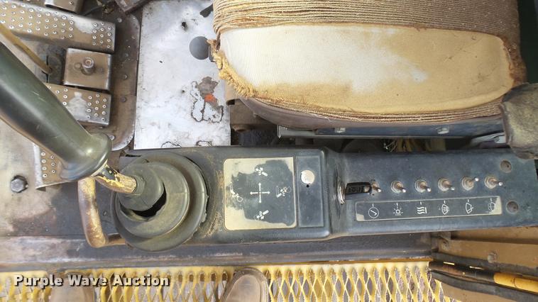 image for item DB3307 1990 Caterpillar 235C excavator