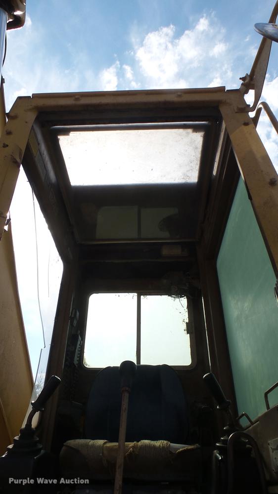 image for item DB3307 1990 Caterpillar 235C excavator