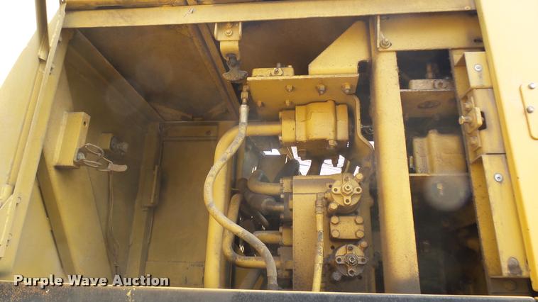 image for item DB3307 1990 Caterpillar 235C excavator