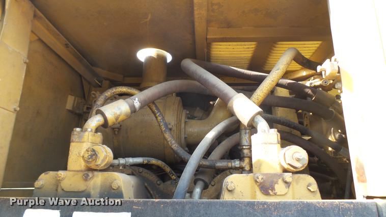 image for item DB3307 1990 Caterpillar 235C excavator