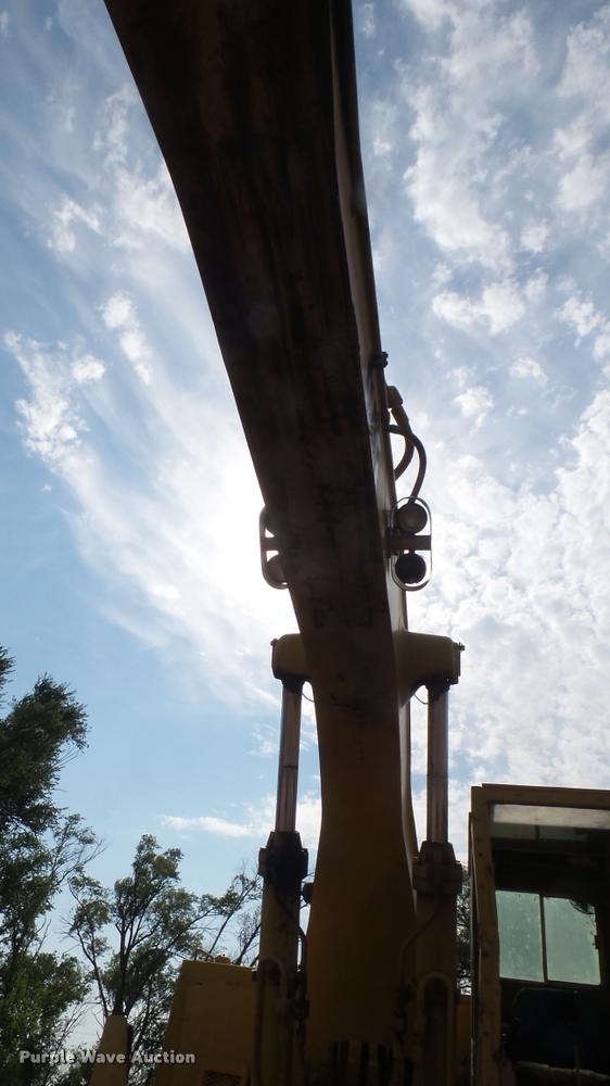 image for item DB3307 1990 Caterpillar 235C excavator