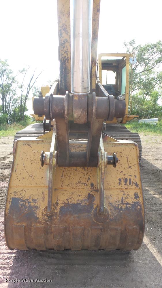 image for item DB3307 1990 Caterpillar 235C excavator